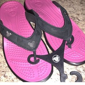 Women’s Disney Mickey Mouse croc sandals Sz 5